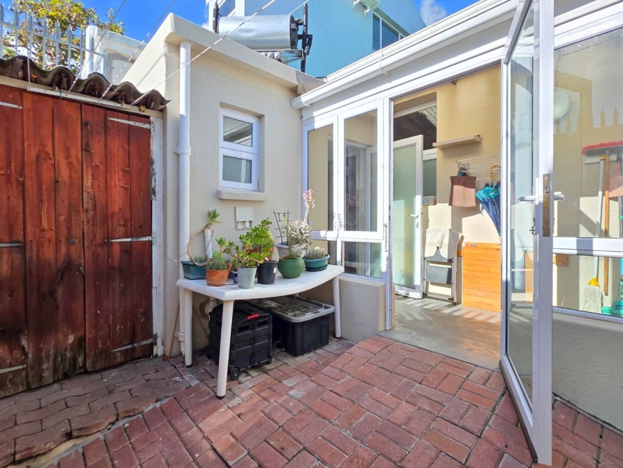 3 Bedroom Property for Sale in Sea Point Western Cape
